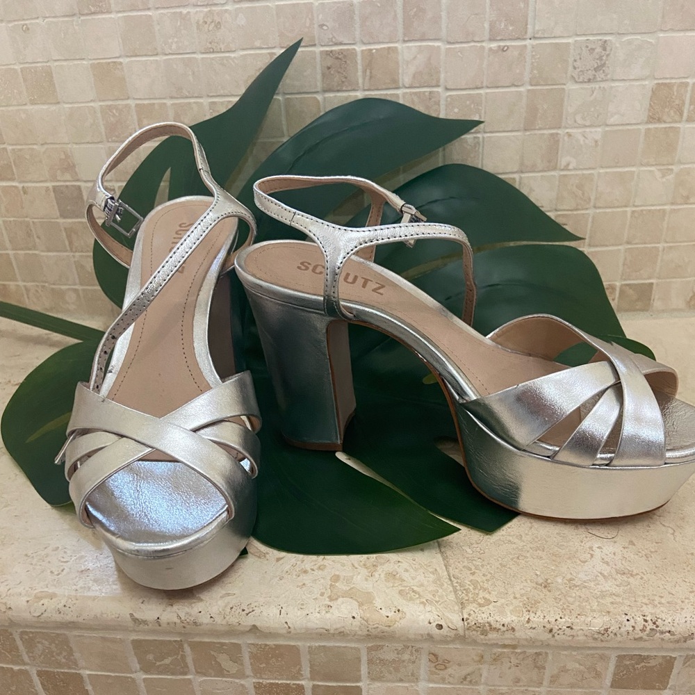 Silver high heels, SCHUTZ brand platform very comfortable only worn once